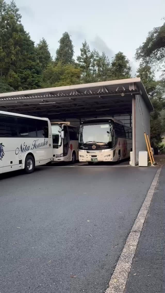 朝出勤したら、久しぶりに車庫に🚌が帰っていました。
すぐにお出かけして行きましたが🫡
#仁多観光バス
