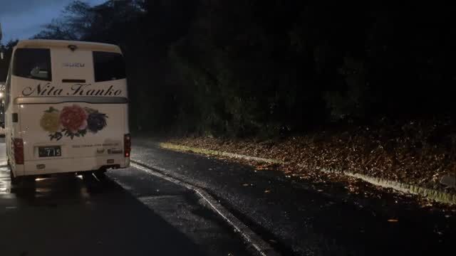 おはようございます😃
今日も暗いうちから出庫です。
クリスマス🎄も近いです🤲
安全運行でお客様には楽しんでいただければ👍
#仁多観光バス 
#島根県観光スポット